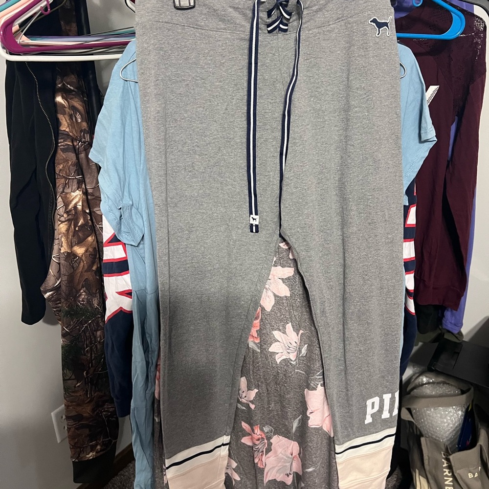 PINK Victoria's Secret Gray Leggings with White Accents